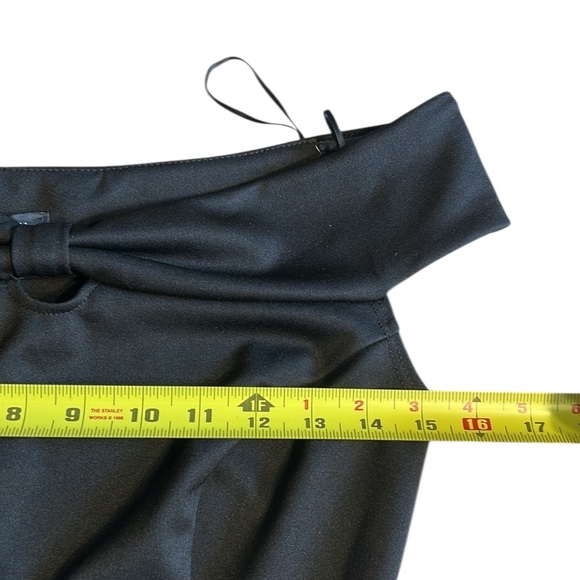 Le Chateau black top, sleeveless,keyhole,boatneck,overlay,office,event.summer,🇨🇦 - Picture 6 of 11